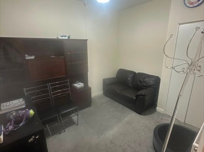 1 Bed Flat, Greenbank Road, BD15