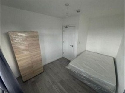 Room in a Shared House, South Park Drive, IG3