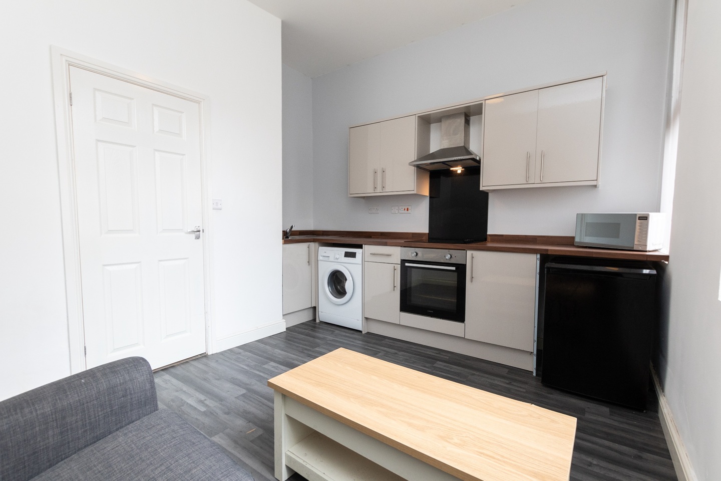 1 Bed Flat, Denman St West, NG7 photo 2