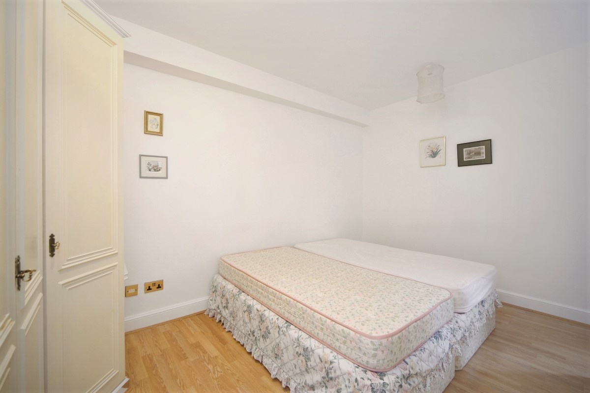 2 Bed Flat, Sloane Avenue, SW3