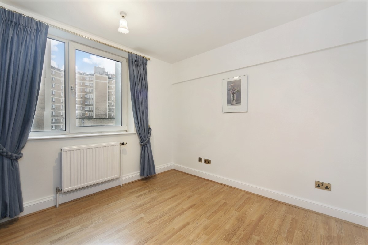 2 Bed Flat, Sloane Avenue, SW3 photo 3