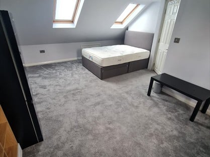 Studio Flat, Seymer Road, RM1