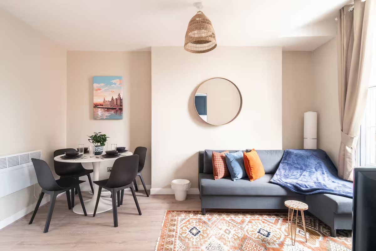 1 Bed Flat, Dylan House, L3