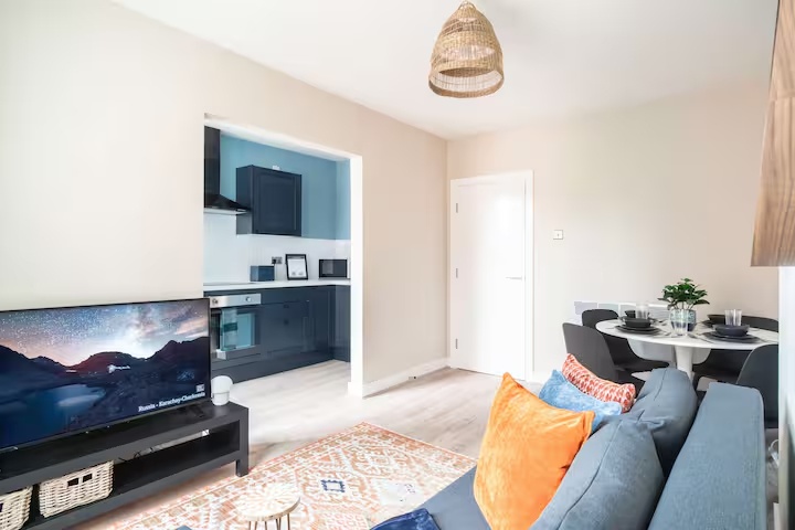1 Bed Flat, Dylan House, L3 photo 5