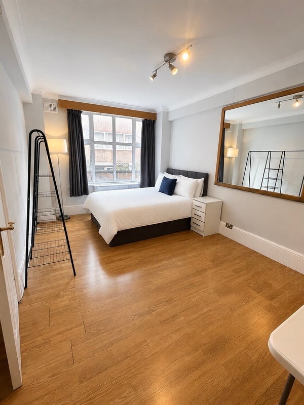 Room in a Shared House, Park West, W2