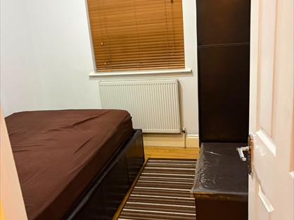 Room in a Shared House, Roman Road, E6