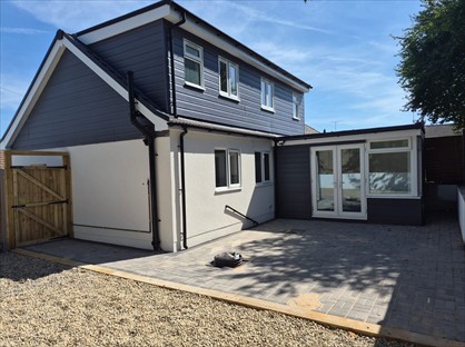 3 Bed Semi-Detached House, Hamilton Road, ME7