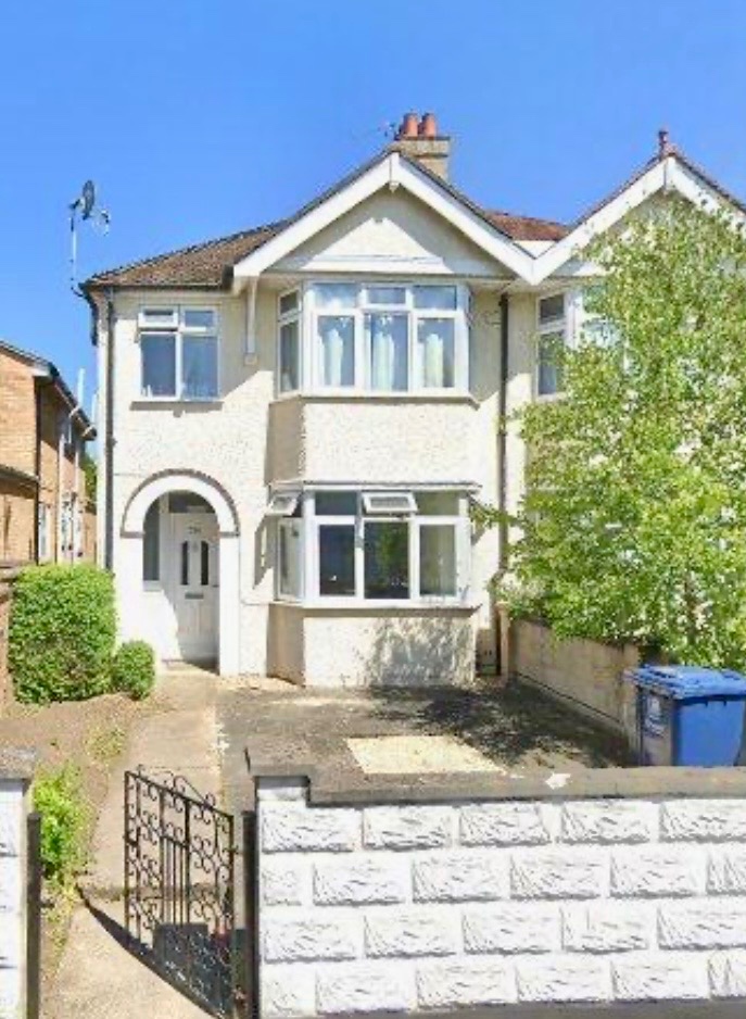 3 Bed Semi-Detached House, New High St, OX3
