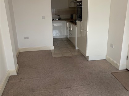 Studio Flat, Green End Road, CB4