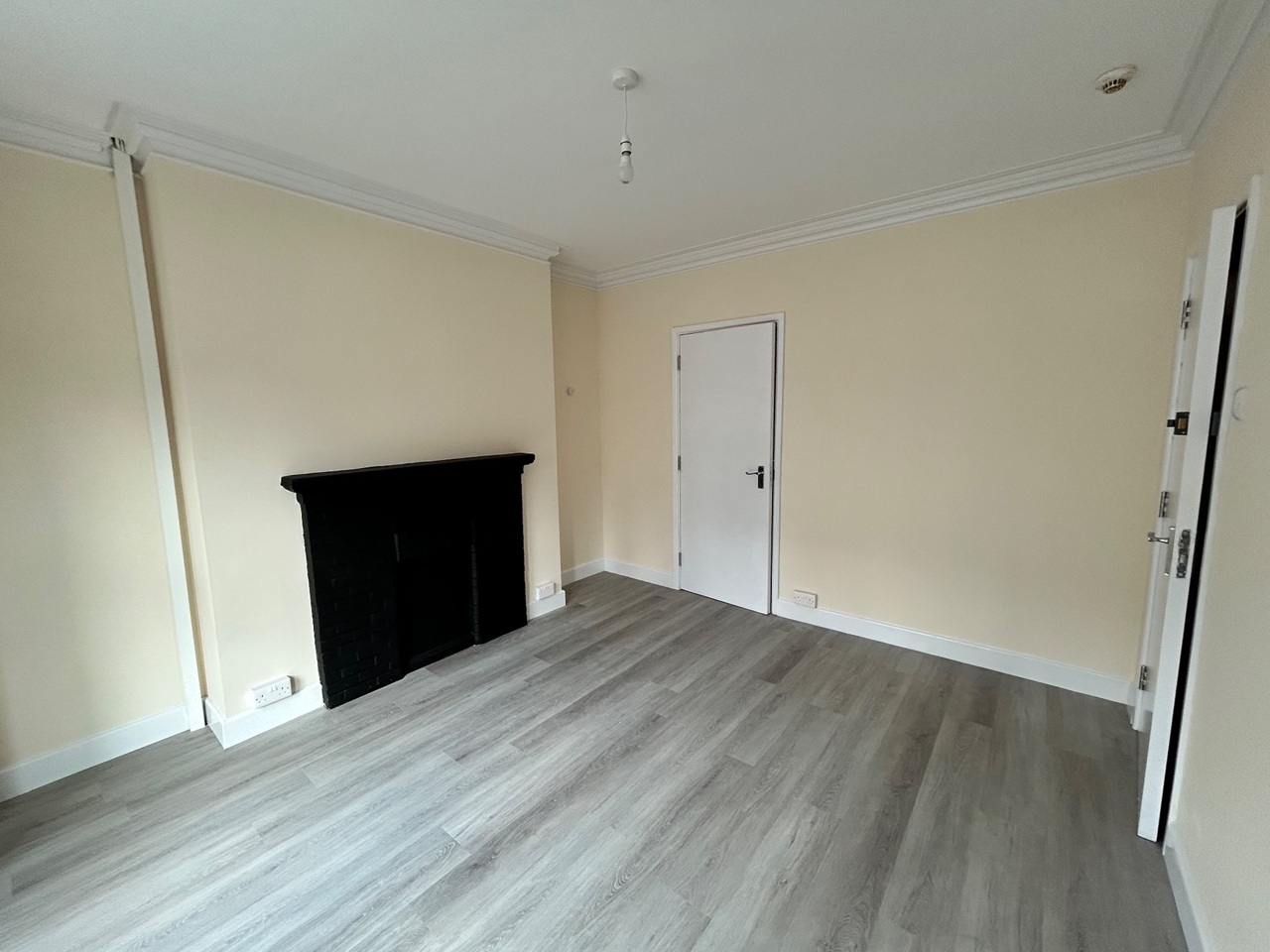 Studio Flat, Waylen Street, RG1 photo 3