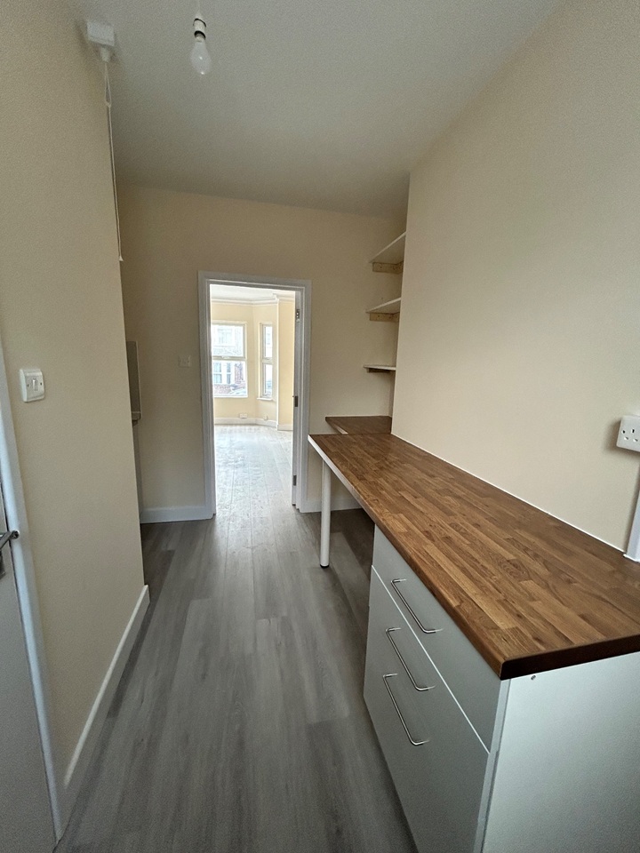 Studio Flat, Waylen Street, RG1 photo 4