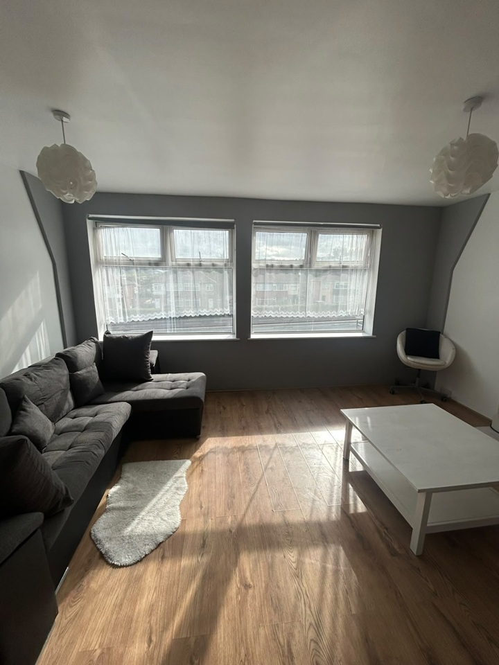 2 Bed Maisonette, Beeston, LS11 photo 3