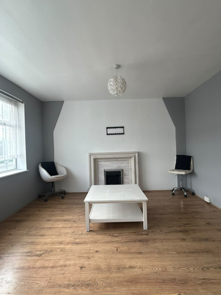 2 Bed Maisonette, Beeston, LS11 photo 2