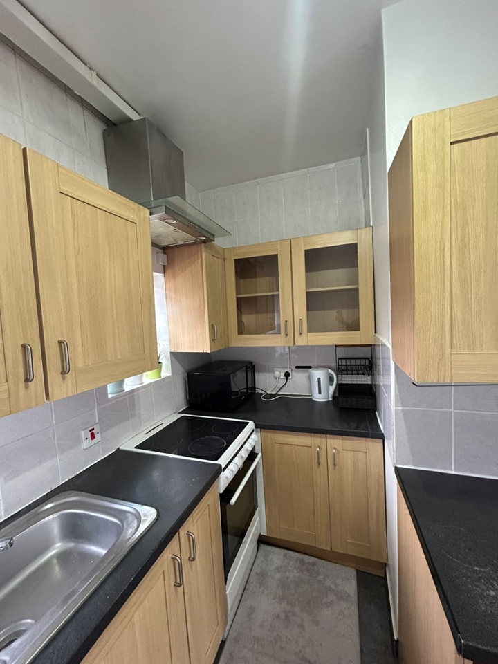 2 Bed Maisonette, Beeston, LS11 photo 5