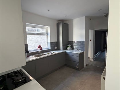 Room in a Shared House, Woodbine St, L5