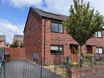 3 Bed Semi-Detached House, Clowes St, M12