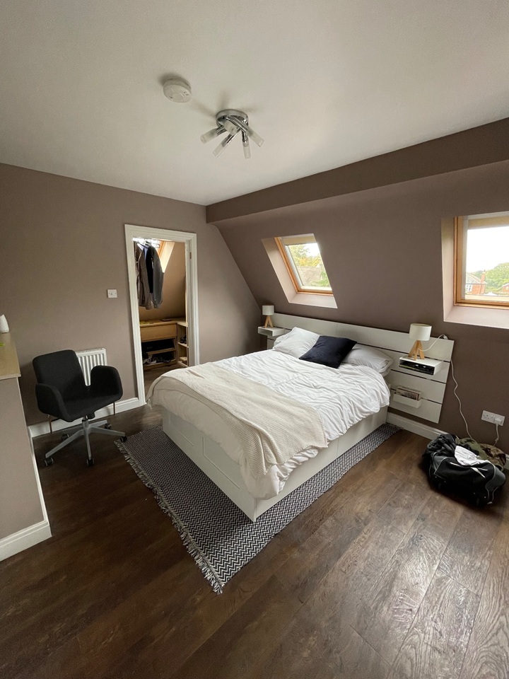 2 Bed Penthouse, Otley Road, LS16 photo 4