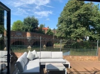 1 Bed Flat, Bills Inclusive. Riverside Terrace, GU7