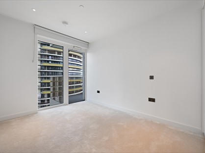 2 Bed Flat, Fountain Park Way, W12