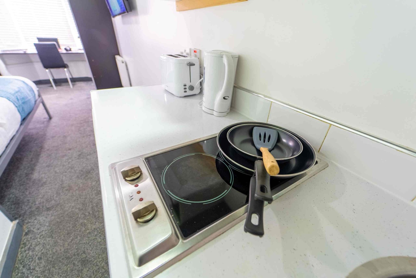 Studio Flat, Dale Road, B29 photo 5