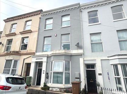 3 Bed Flat, St. James Place West, PL1