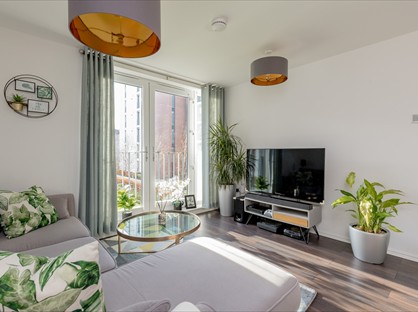 2 Bed Flat, Arneil Place, EH5