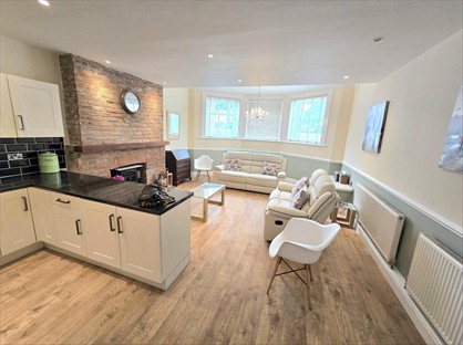 2 Bed Flat, Carlton House, PO5