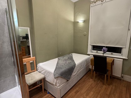 Room in a Shared Flat, Holland Road, W14