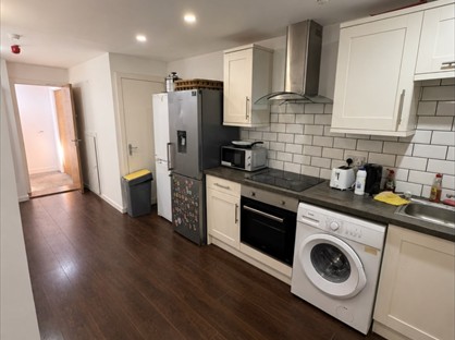 Room in a Shared House, Slade Road, B23