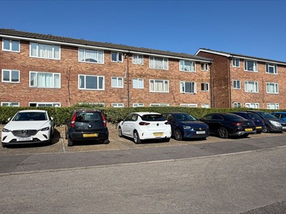 1 Bed Flat, Coleridge Way, BR6