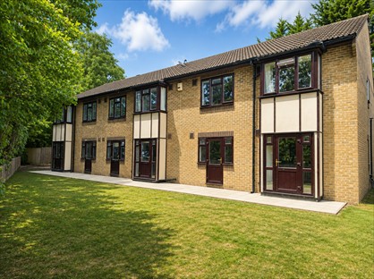 2 Bed Flat, Buffers Lane, KT22