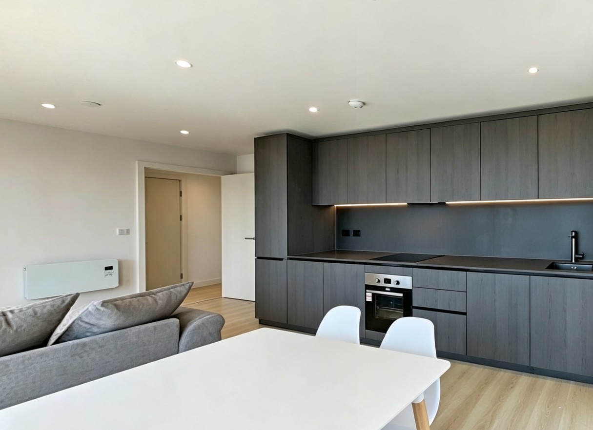 2 Bed Flat, Waterhouse Tower, M3 photo 3
