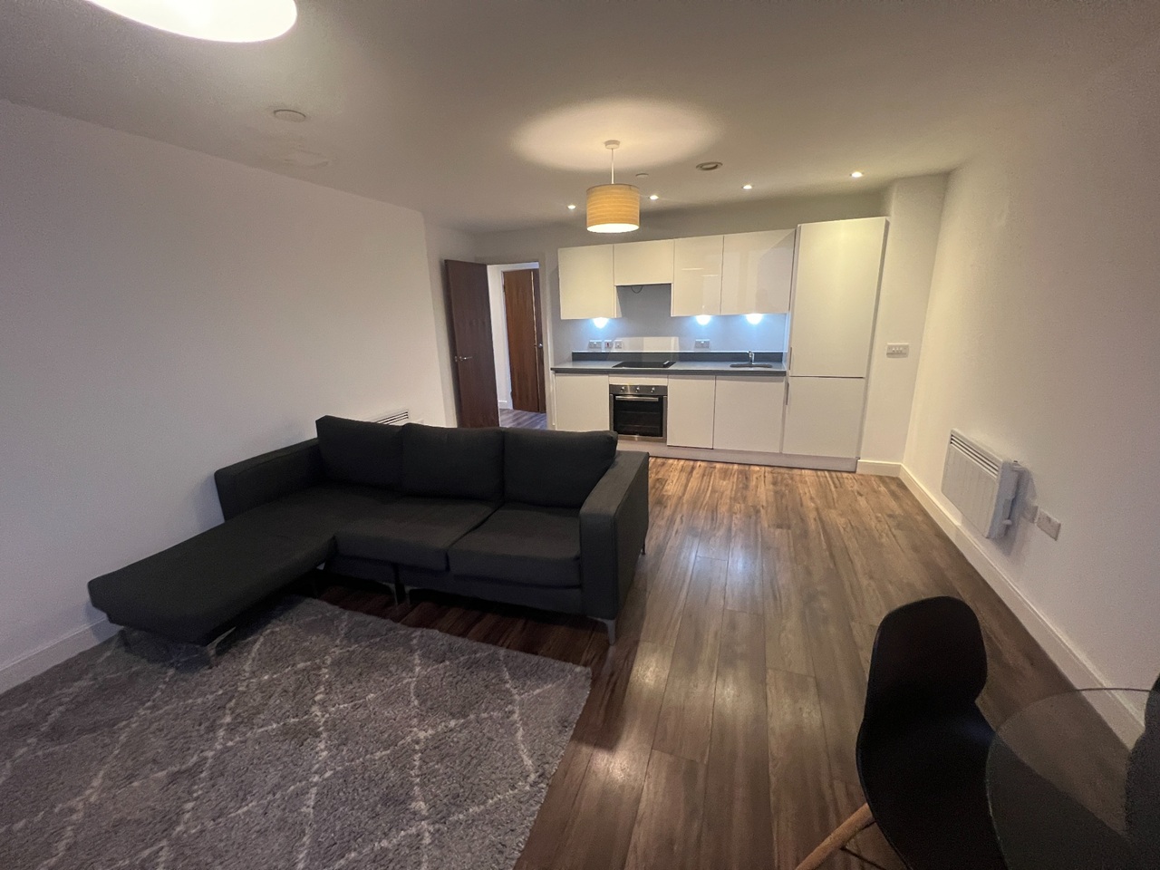 1 Bed Flat, Broadway, B15 photo 3