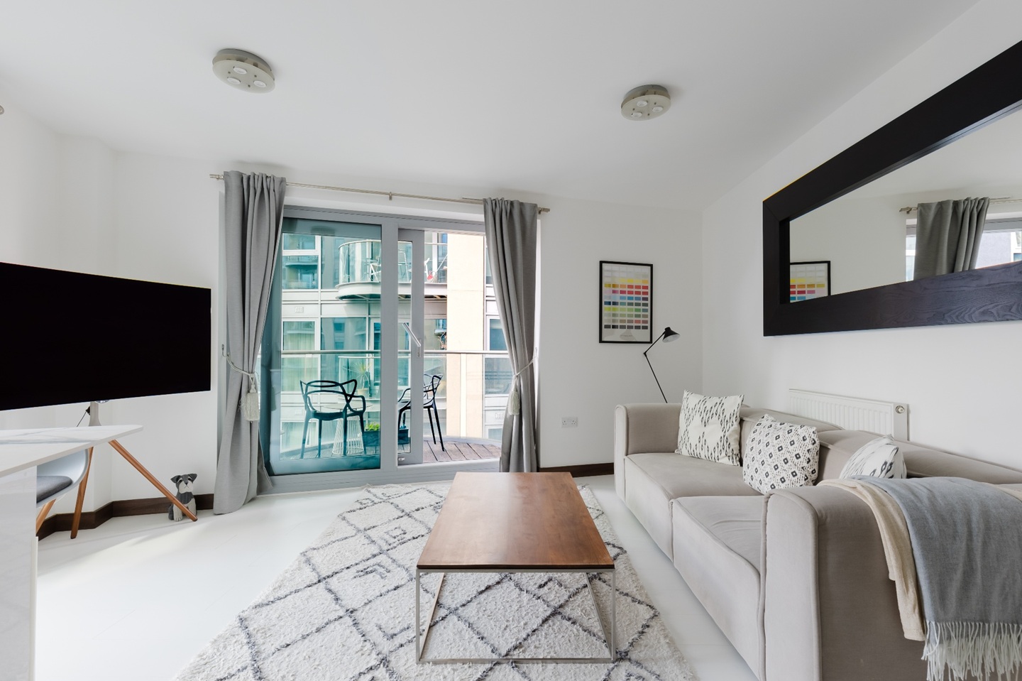 2 Bed Flat, Bridges Court Road, SW11