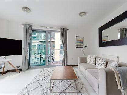 2 Bed Flat, Bridges Court Road, SW11