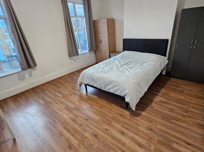Room in a Shared House, La Rose Lane, N15