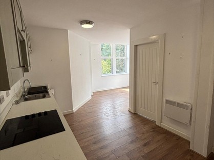 1 Bed Flat, Briggate, BD17