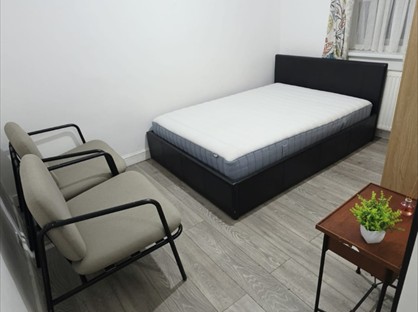 Room in a Shared House, Oaklands Park Avenue, IG1