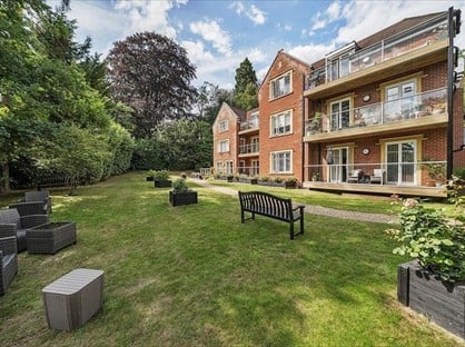 2 Bed Flat, Wells Lane, SL5