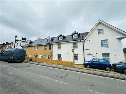 1 Bed Flat, Melville Road, ME15