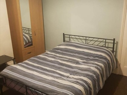 Room in a Shared House, Woodhead Road, S2
