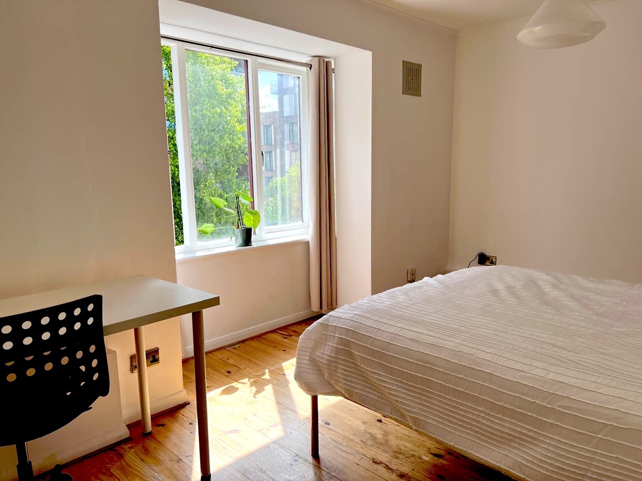 2 Bed Flat, Hackney, E8 photo 5