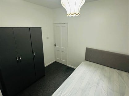 Room in a Shared House, Rowdowns Road, RM9