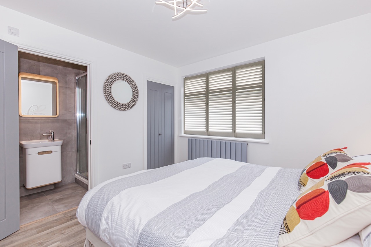2 Bed Flat, Crescent Court, OX4 photo 2
