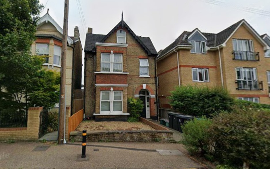 1 Bed Flat, Manorgate Road, KT2