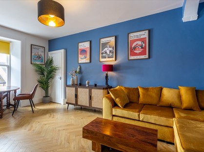 2 Bed Flat, Causewayside, EH9