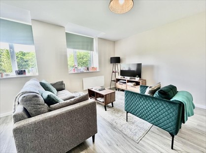 2 Bed Flat, Southwood House, M5