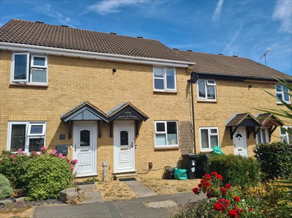 2 Bed Terraced House, Colmworth Close, RG6