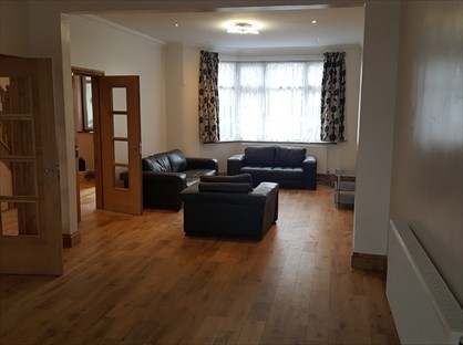 5 Bed Semi-Detached House, Neeld Crescent, NW4