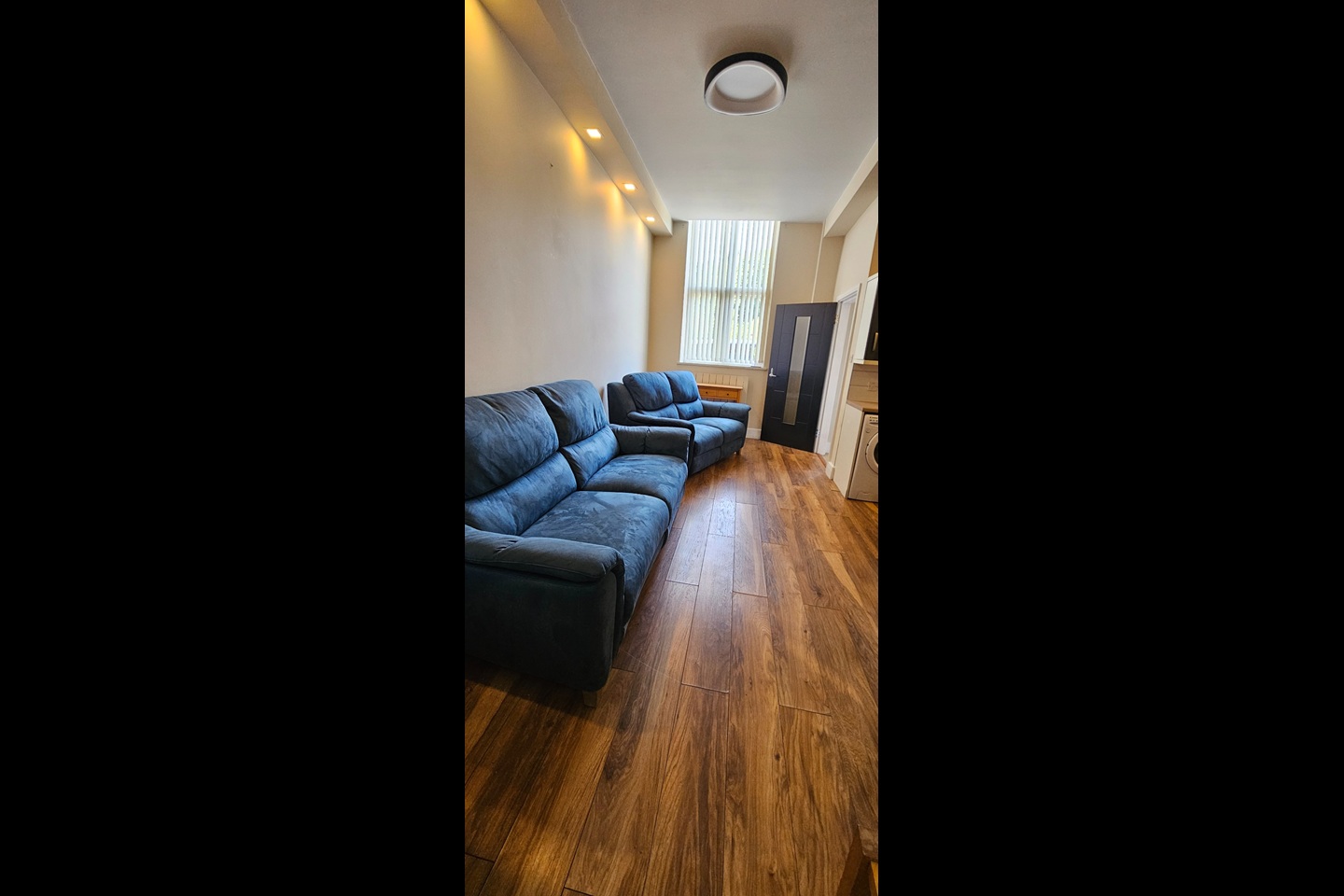 2 Bed Flat, Infirmary Road, S6 photo 2
